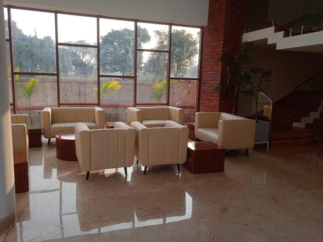 The Pearl Club Resort Shānti Niketan Kültér fotó