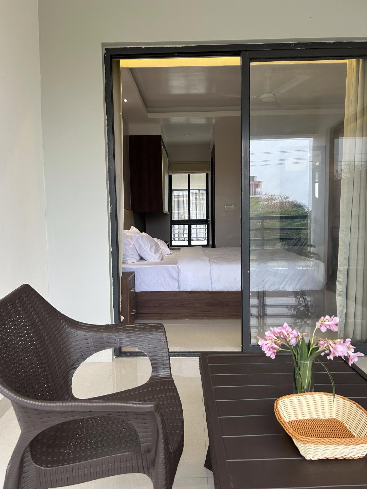 The Pearl Club Resort Shānti Niketan Kültér fotó